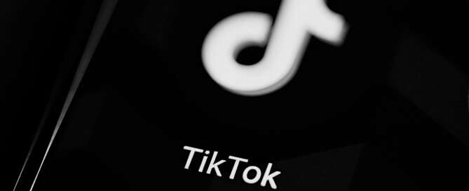 Despido procedente por insultas a clientes en vídeo de TikTok.