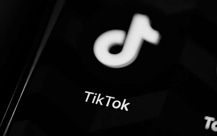 Despido procedente por insultas a clientes en vídeo de TikTok.